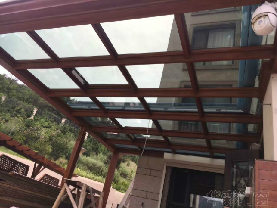 天台阳光房    铝合金阳光房